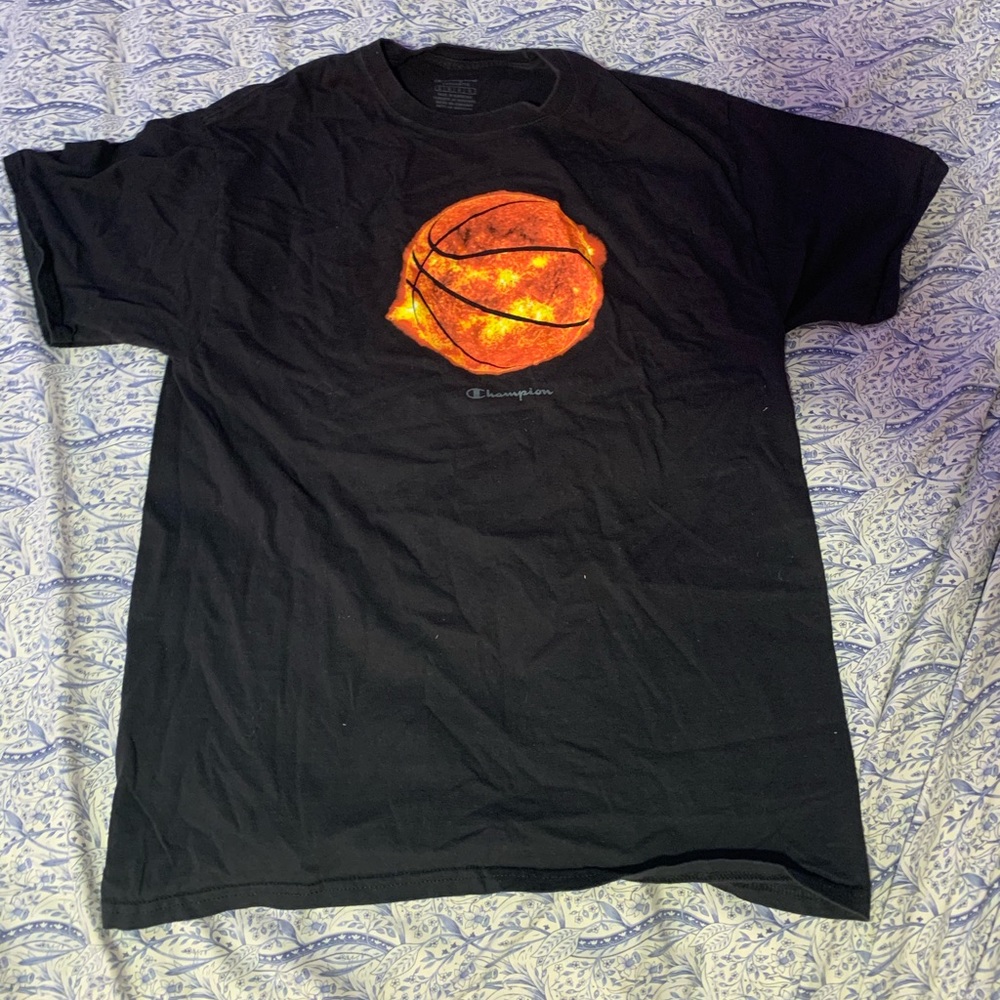 Men’s Champion basketball T-Shirt Size: L